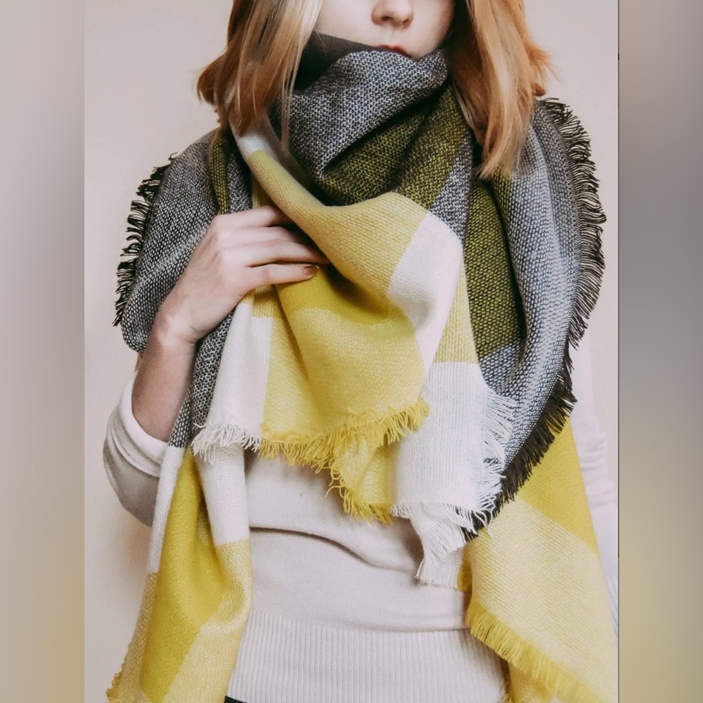 Stylish Yellow and Gray Scarf